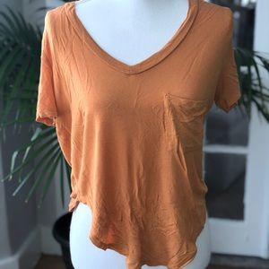 🌿mustard yellow boyfriend tee with pocket 🌿